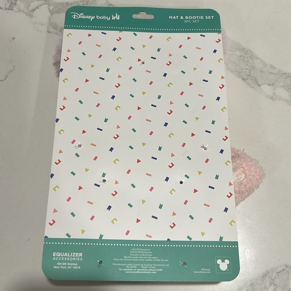 Disney Baby Minnie Mouse Pink Fuzzy Baby Hat and Sock Set - Picture 3 of 3